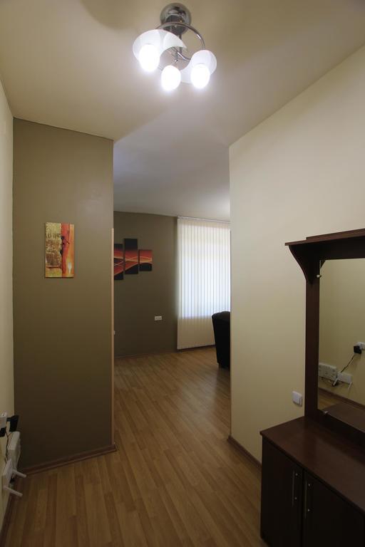 Studio With Balcony On Sayat Nova Avenue Yerevan Exterior photo