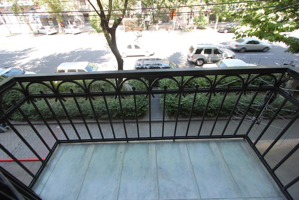 Studio With Balcony On Sayat Nova Avenue Yerevan Exterior photo